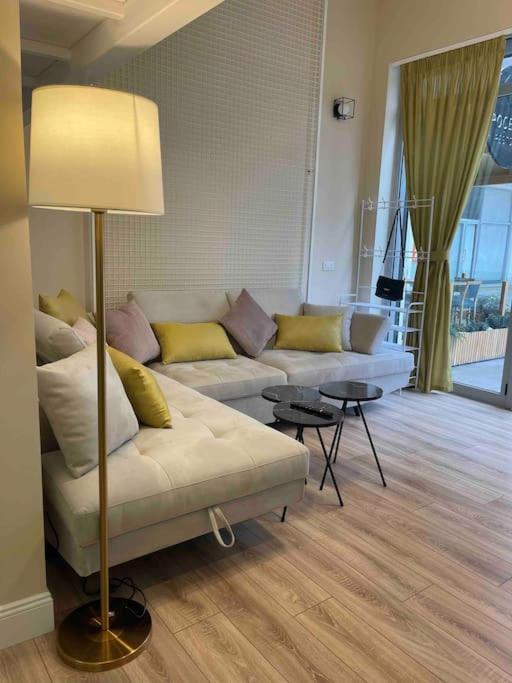 Lovely Apartment In Pogradec City With A Lake View Экстерьер фото
