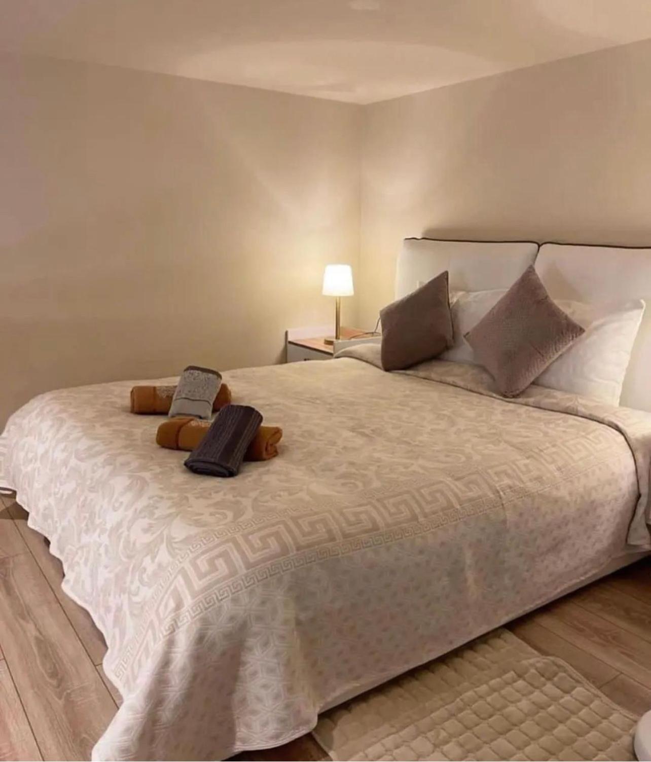 Lovely Apartment In Pogradec City With A Lake View Экстерьер фото